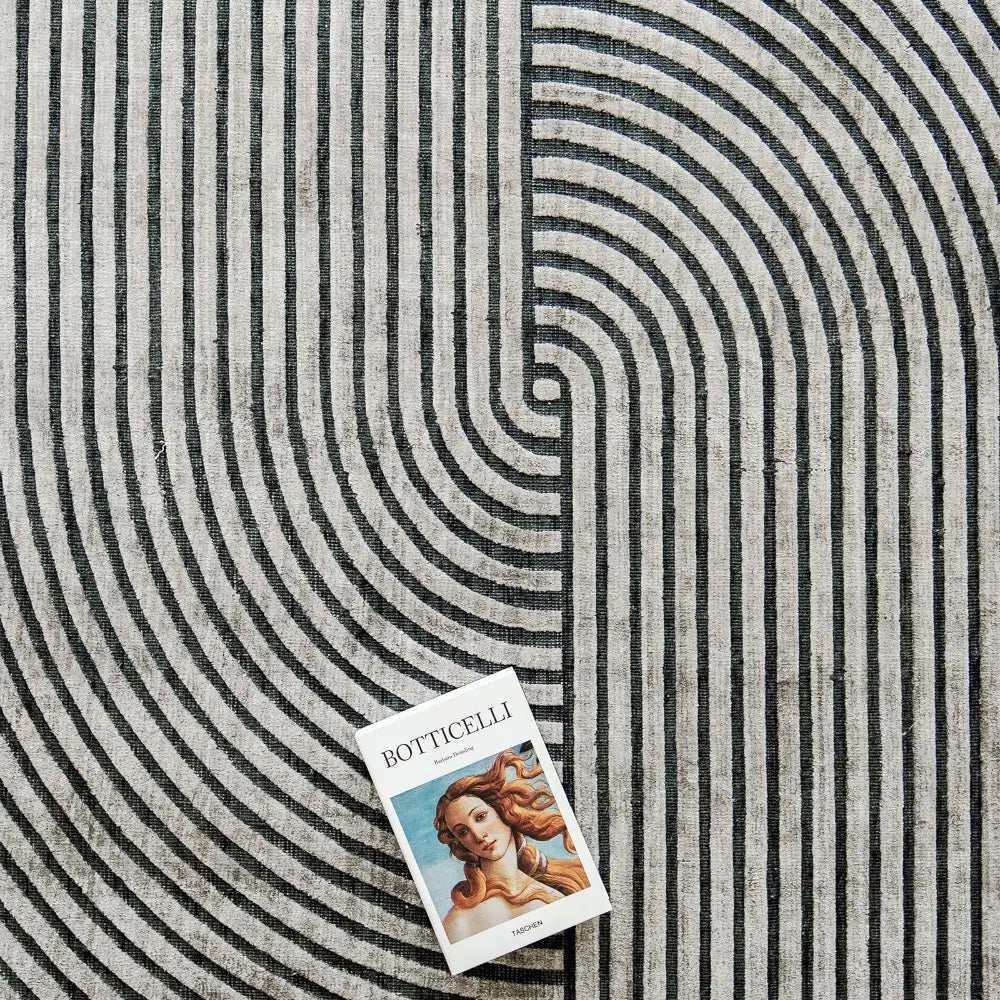 Maze Ebony